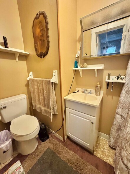 More Photos Of 301 E North St, Geneva Apartments For Sale