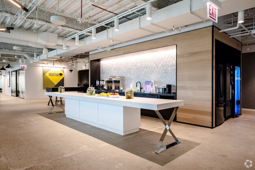 More Photos Of 1 Mid America Plz, Oakbrook Terrace Office For Lease