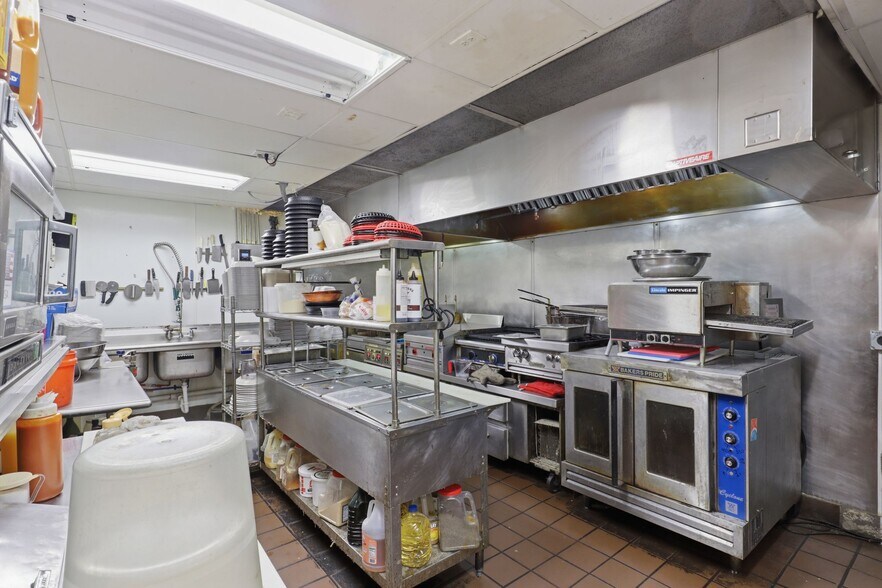 More Photos Of 2081 Niagara St, Buffalo Restaurant For Sale