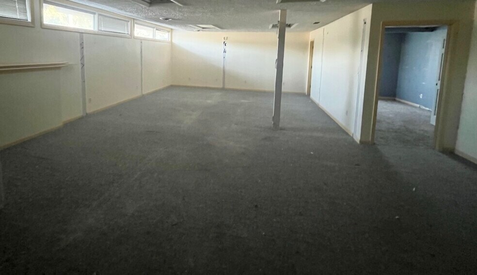 More Photos Of 191 S US 31, Greenwood Freestanding For Lease