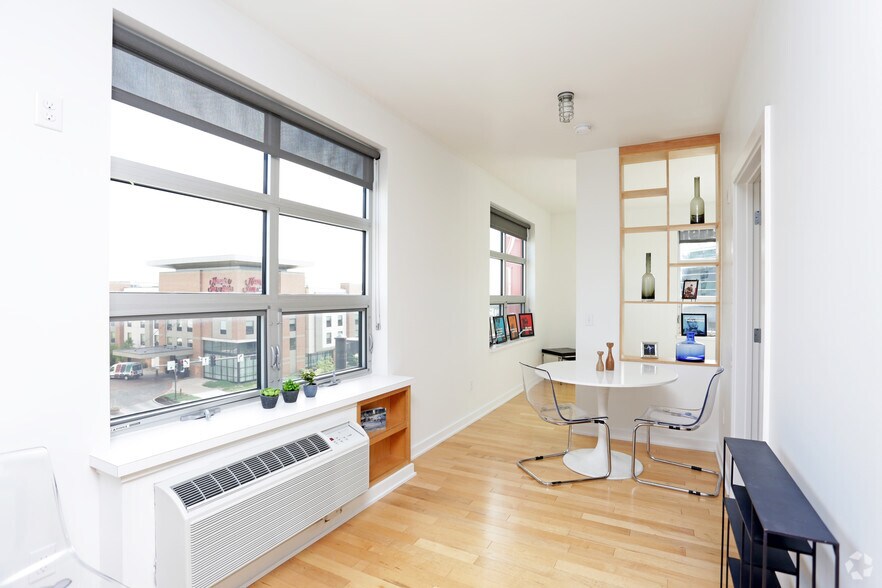 More Photos Of 1313 Cuming St, Omaha Apartments For Lease