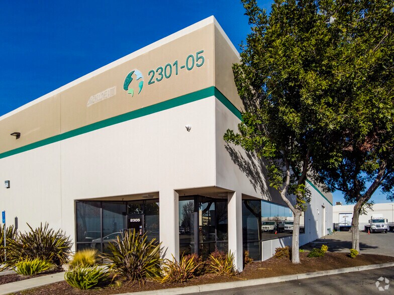 More Photos Of 2301-2305 Lincoln Ave, Hayward Warehouse For Lease