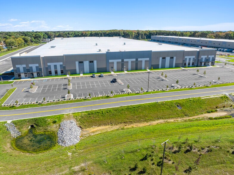 More Photos Of 30 Aberdeen Rd, Hampton Unknown For Lease