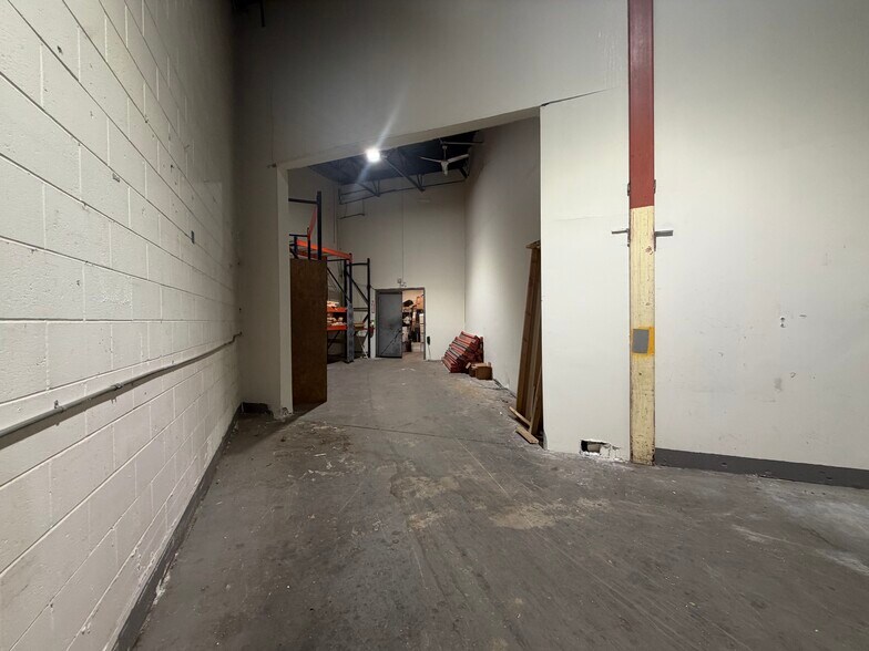 More Photos Of 239 Commercial St, Malden Research And Development For Lease