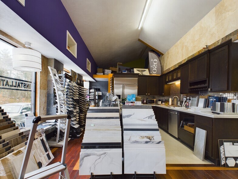 More Photos Of 95 Grove St, Braintree General Retail For Lease