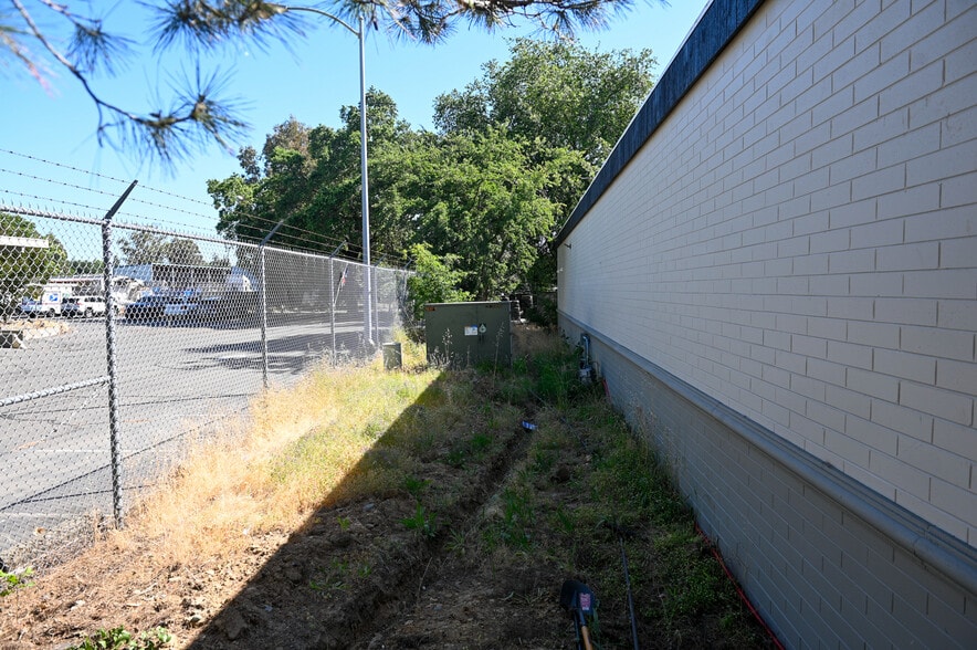 More Photos Of 5201 Auburn Blvd, Sacramento Freestanding For Sale