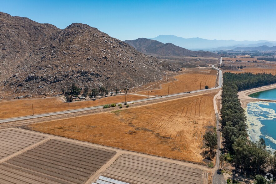 More Photos Of Grand Ave, Winchester Land For Sale