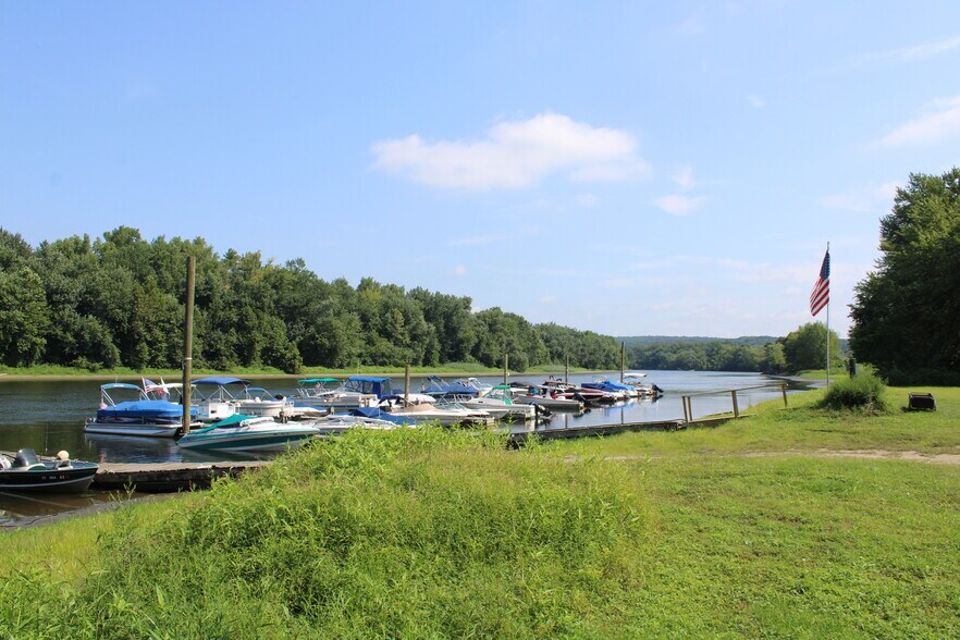 More Photos Of 674 Main St, Portland Marina For Sale