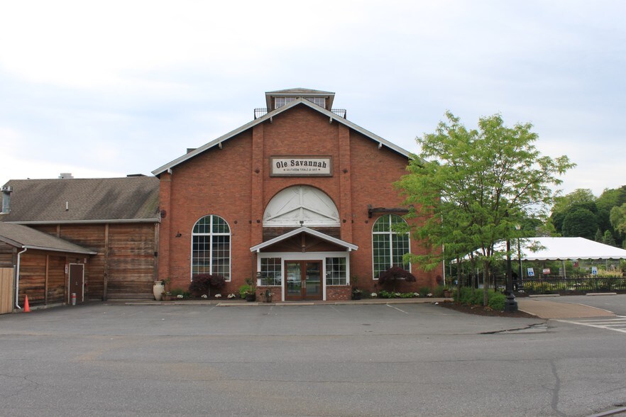 More Photos Of 88-110 Rondout Landing, Kingston Restaurant For Sale