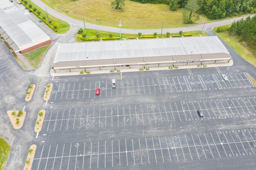 More Photos Of I-75 @ I-75 & U.S. 90, Lake City Unknown For Lease