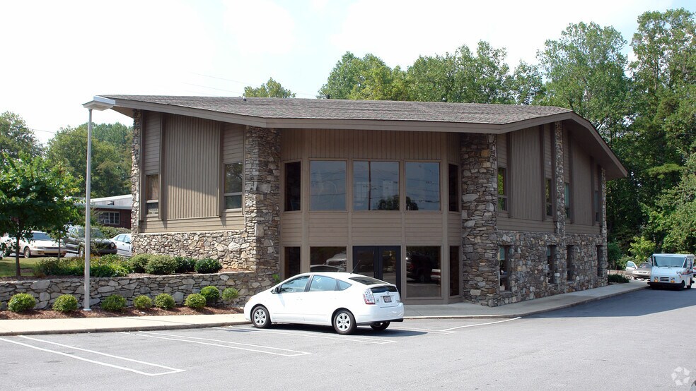 More Photos Of 1091 Hendersonville Rd, Asheville Medical For Lease