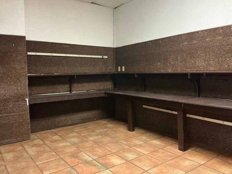 More Photos Of 908 Cecilia St, Alice Warehouse For Lease