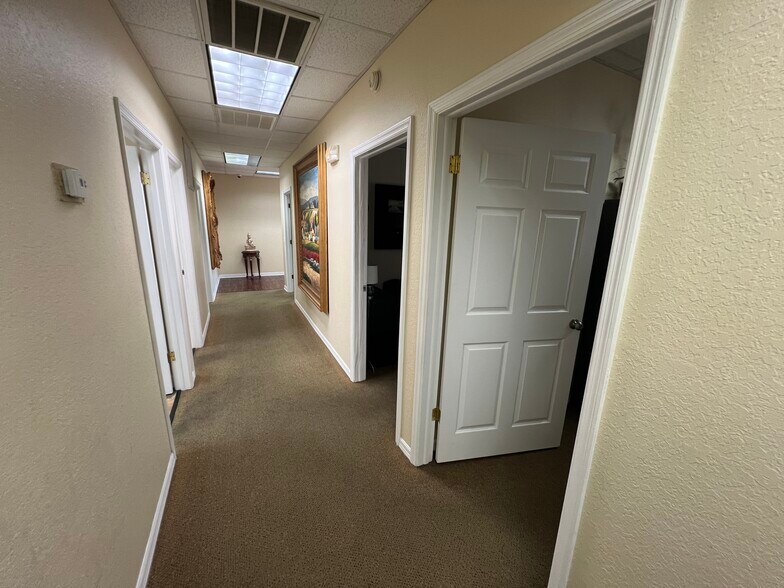 More Photos Of 4505 Town N Country Blvd, Tampa Office For Sale