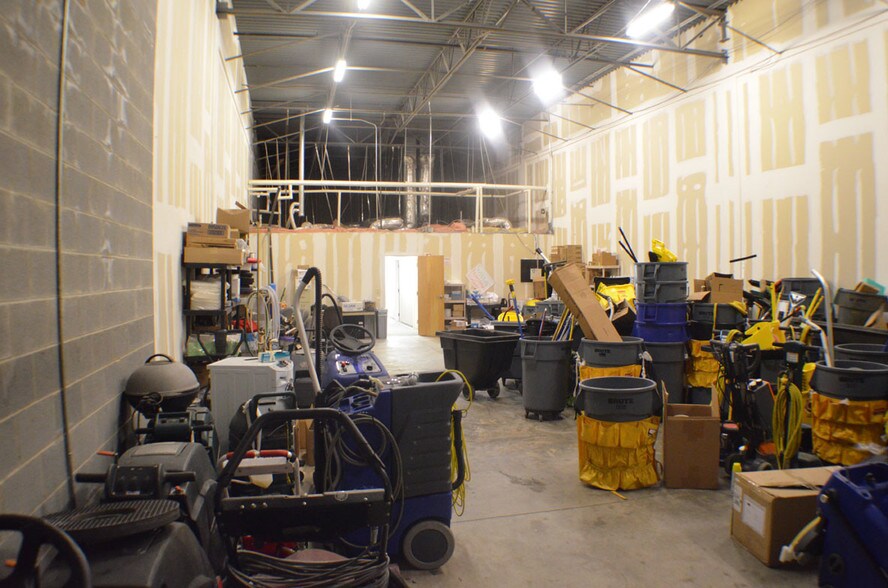 More Photos Of 3120 Latrobe Dr, Charlotte Showroom For Lease