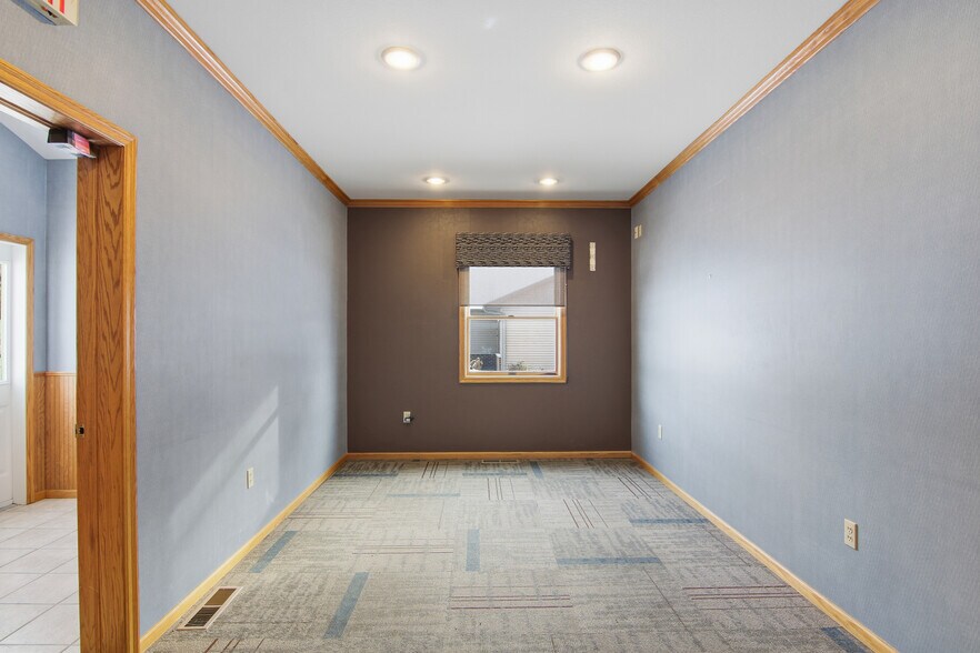 More Photos Of 1813 Wilson St, Menomonie Medical For Sale