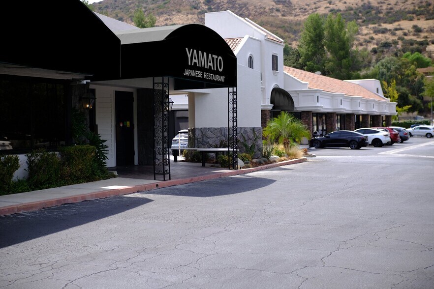 More Photos Of 28700-28716 Roadside Dr, Agoura Hills Unknown For Lease