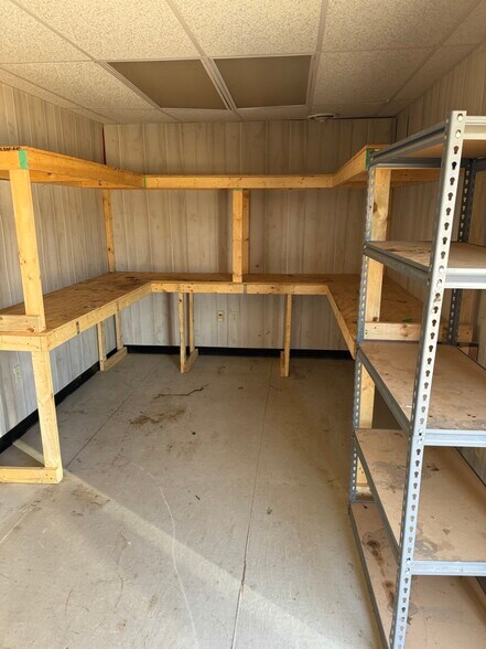 More Photos Of 380 FM 468, Cotulla Manufacturing For Lease