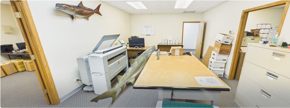 More Photos Of 804 Roundabout, West Dundee Loft Creative Space For Lease