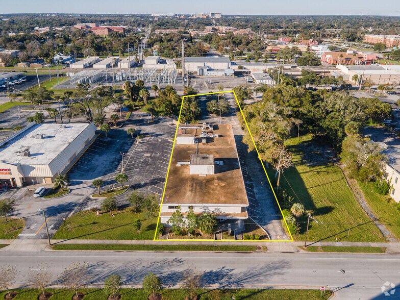 More Photos Of 228 N Ridgewood Ave, Daytona Beach Office Residential For Sale