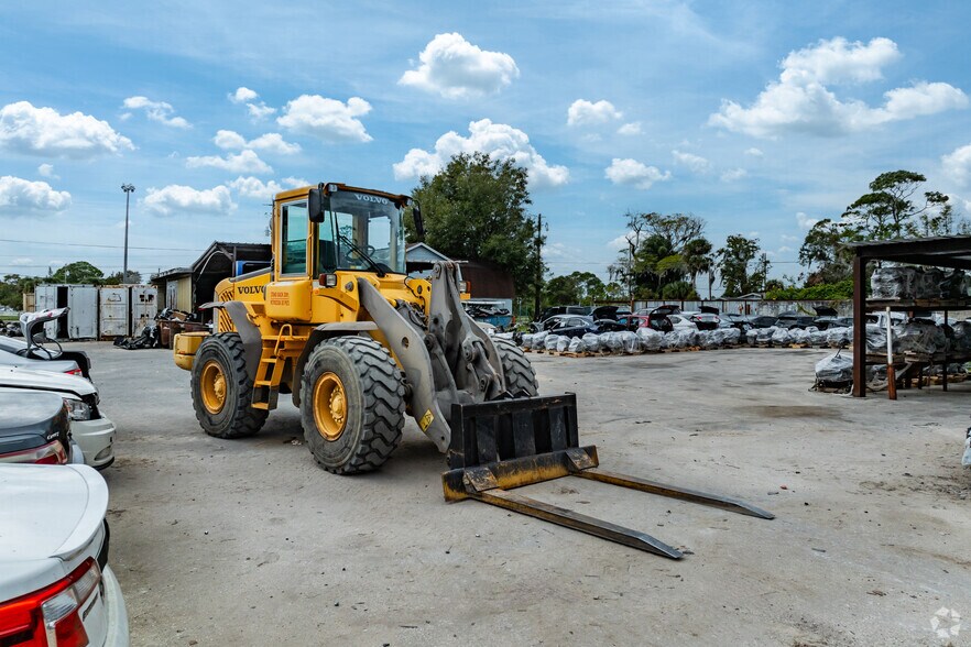 More Photos Of 5291 US Highway 1, Mims Warehouse For Sale