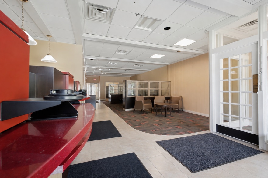 More Photos Of 56 Westchester Ave, Pound Ridge Freestanding For Lease