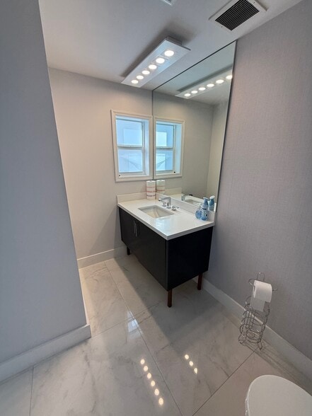 More Photos Of 2434-2438 E Las Olas Blvd, Fort Lauderdale Storefront Retail Office For Lease