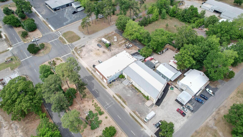 More Photos Of 910 Richland Ave E, Aiken General Retail For Lease