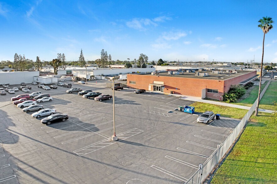 More Photos Of 1001 S Grand Ave, Santa Ana Industrial For Lease