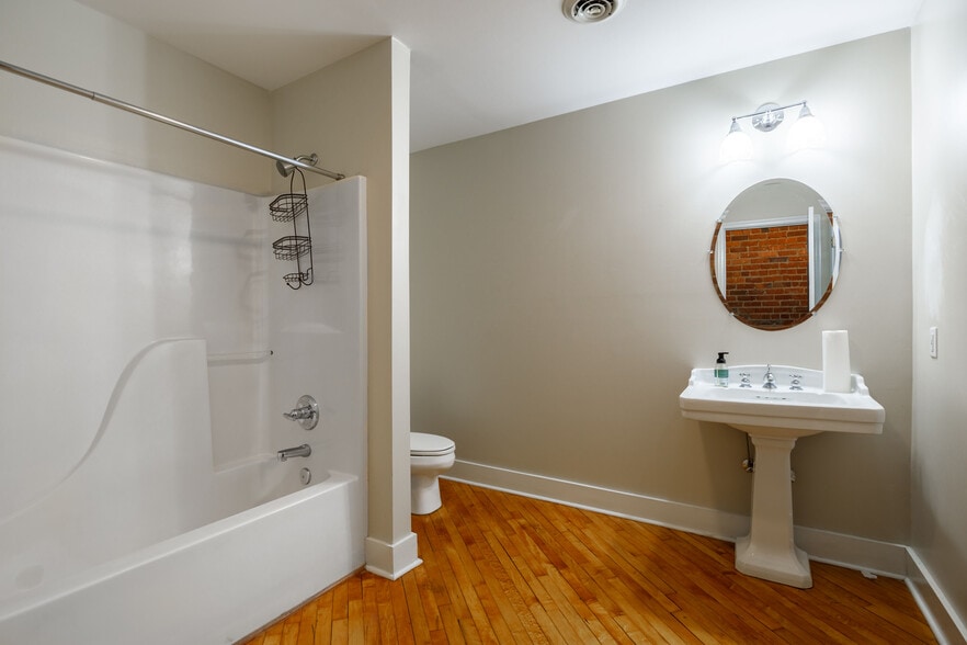 More Photos Of 1814 E Franklin St, Richmond Office Residential For Sale