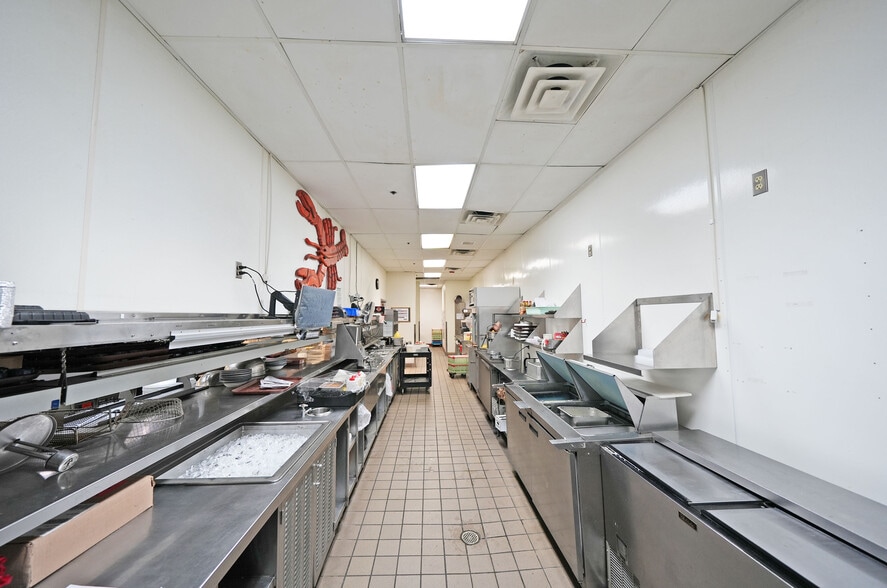 More Photos Of 905 N 1st St, Yakima Restaurant For Sale