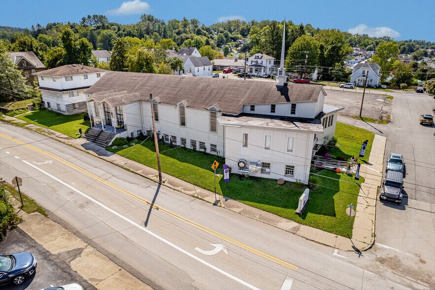 More Photos Of 801 E Park Ave, Fairmont Storefront For Sale