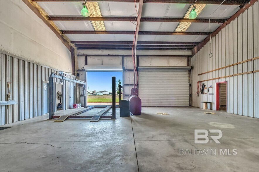 More Photos Of 20870 State Highway 59, Robertsdale Freestanding For Lease