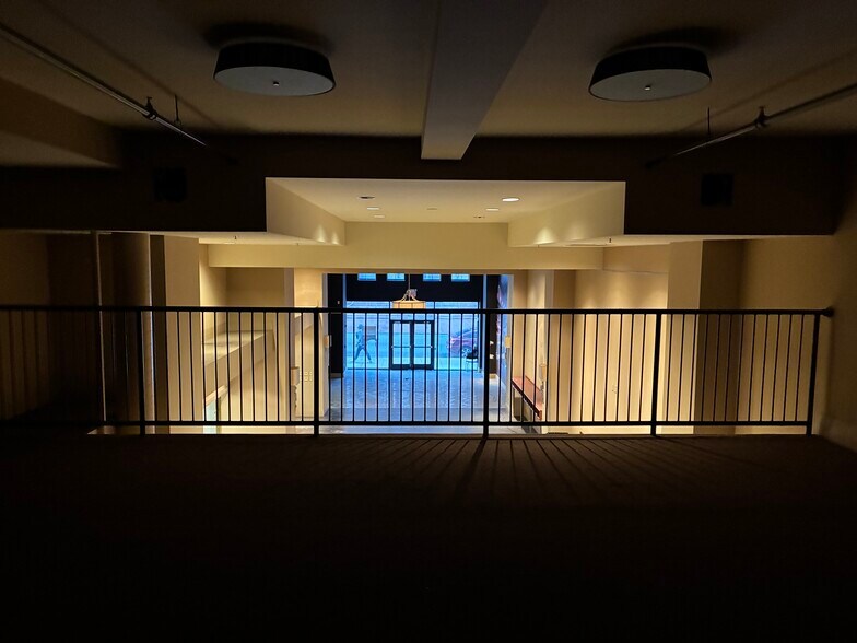 More Photos Of 817 Olive St, Saint Louis General Retail For Lease