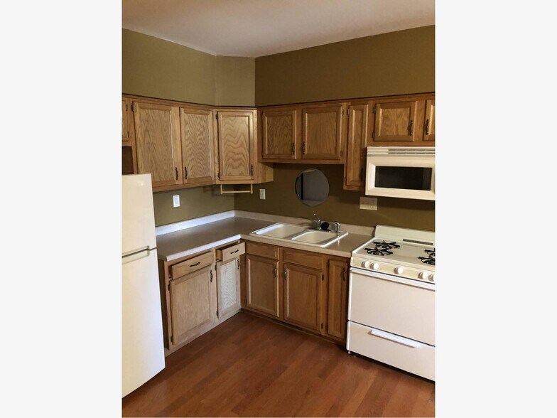 More Photos Of 801 Sixth St, Mendota Storefront Retail Residential For Sale