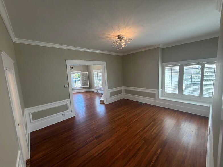 More Photos Of 3560 Front St, San Diego Multifamily For Sale