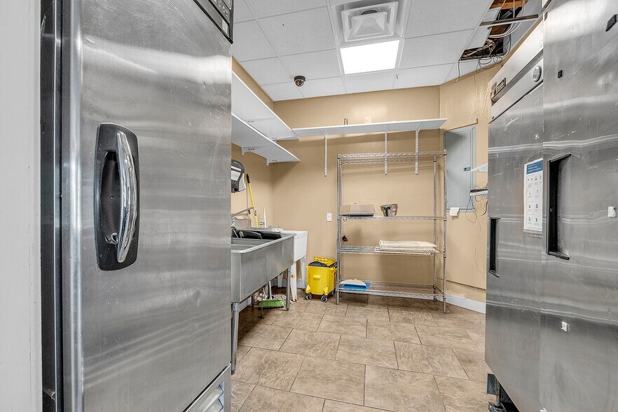 More Photos Of 307 Grafton St, Shrewsbury Office For Lease