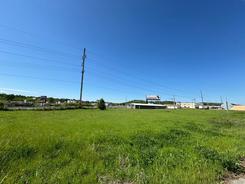 More Photos Of 205 Mimosa Ln, Tahlequah General Retail For Sale