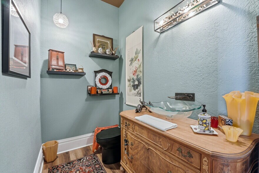 More Photos Of 215 N Michigan St, Plymouth Storefront For Sale