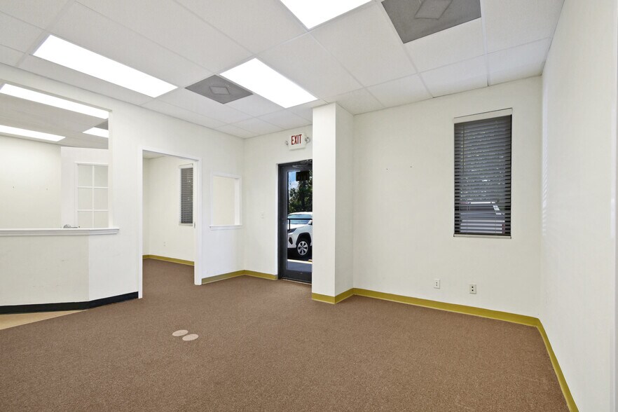 More Photos Of 1740 Tree Blvd, Saint Augustine Medical For Lease
