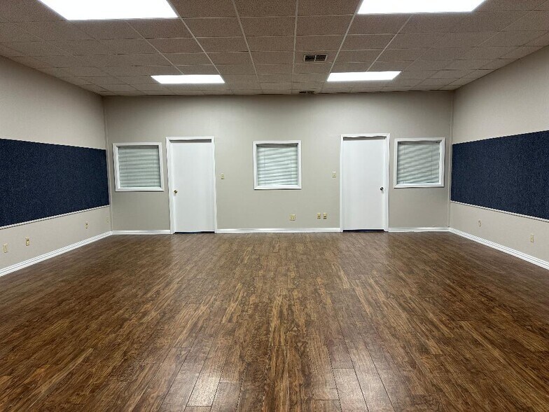 More Photos Of 101 Uhland Rd, San Marcos Research And Development For Lease