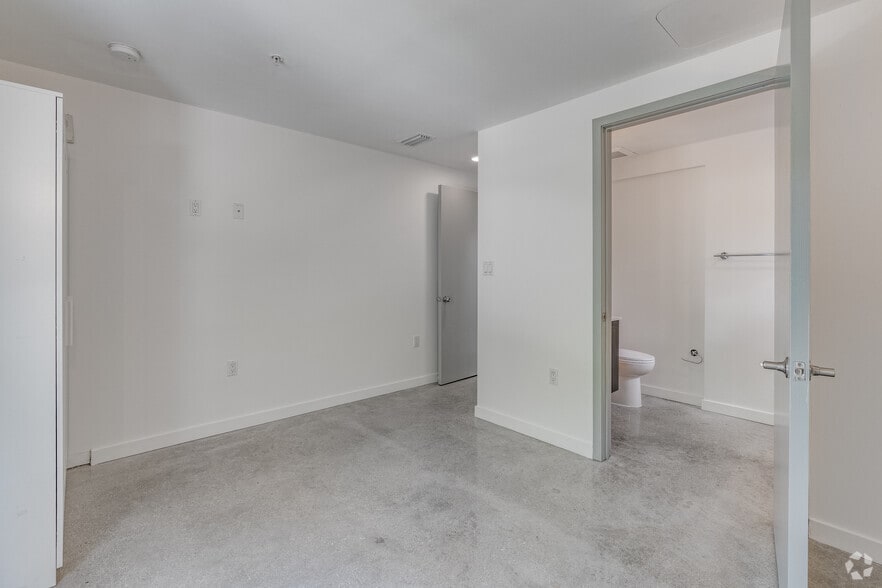 More Photos Of 5742 SW 62nd St, Coral Gables Apartments For Sale