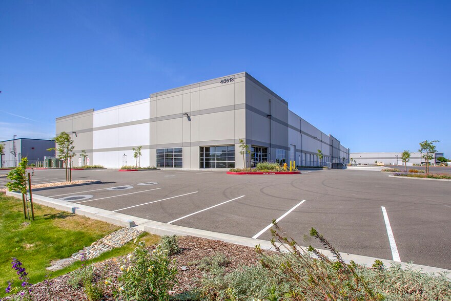 More Photos Of 3613 Zephyr Ct, Stockton Warehouse For Lease