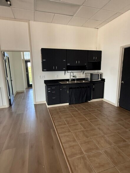 More Photos Of 7105 Golf Club Dr, Fort Worth Storefront Retail Office For Lease