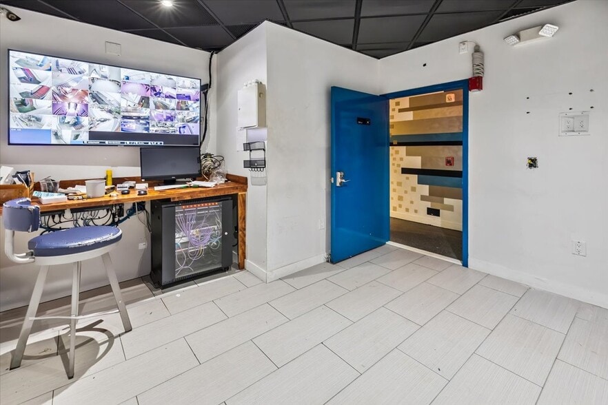More Photos Of 512 Paterson Plank Rd, Jersey City Restaurant For Sale