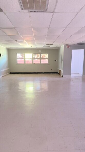 More Photos Of 109 S Hall St, Warrenton Loft Creative Space For Lease