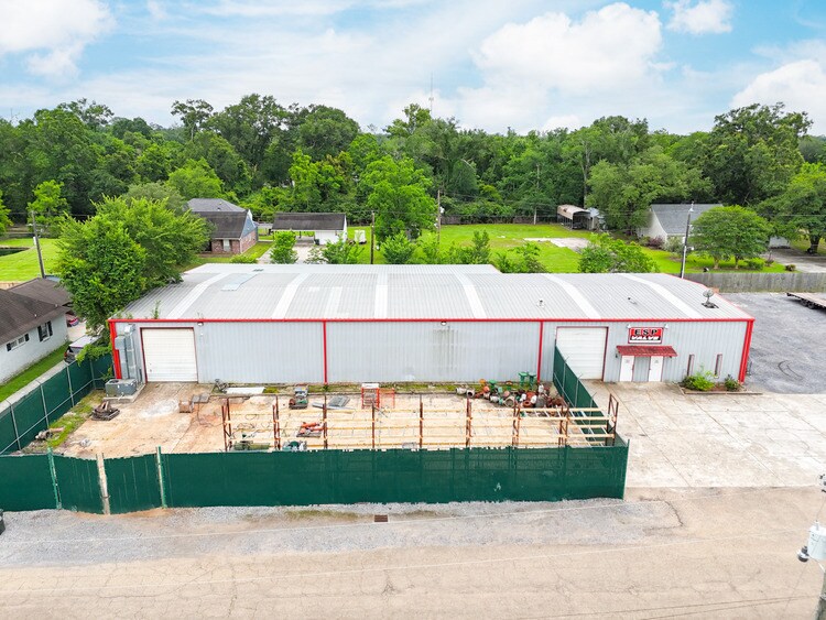 More Photos Of 41107 Don Lou Dr, Gonzales Warehouse For Sale