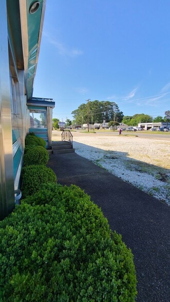 More Photos Of 9955 Warwick Blvd, Newport News Restaurant For Sale