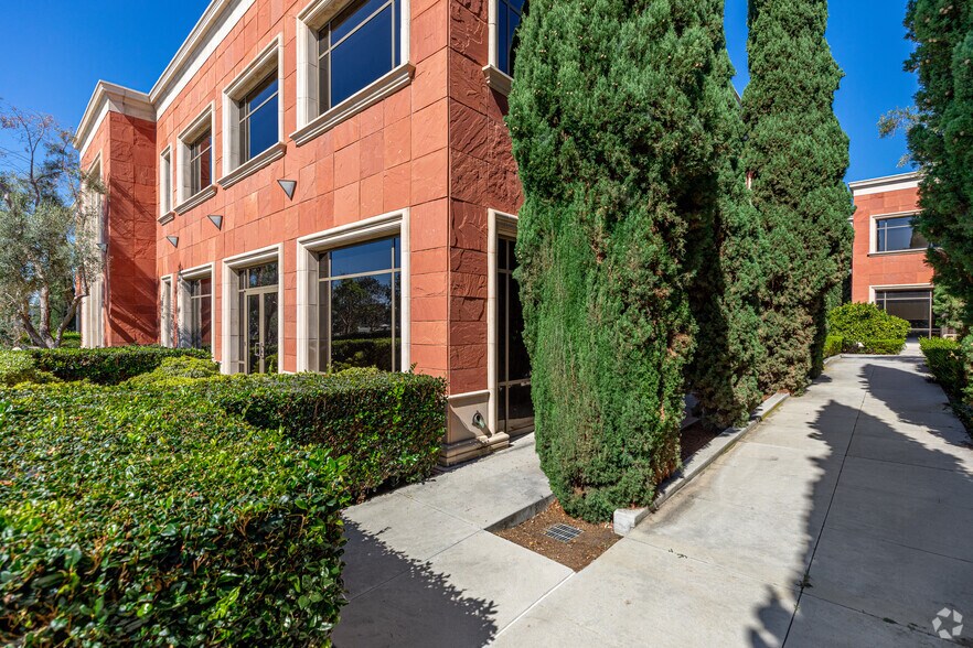 More Photos Of 5958 Priestly Dr, Carlsbad Office For Sale