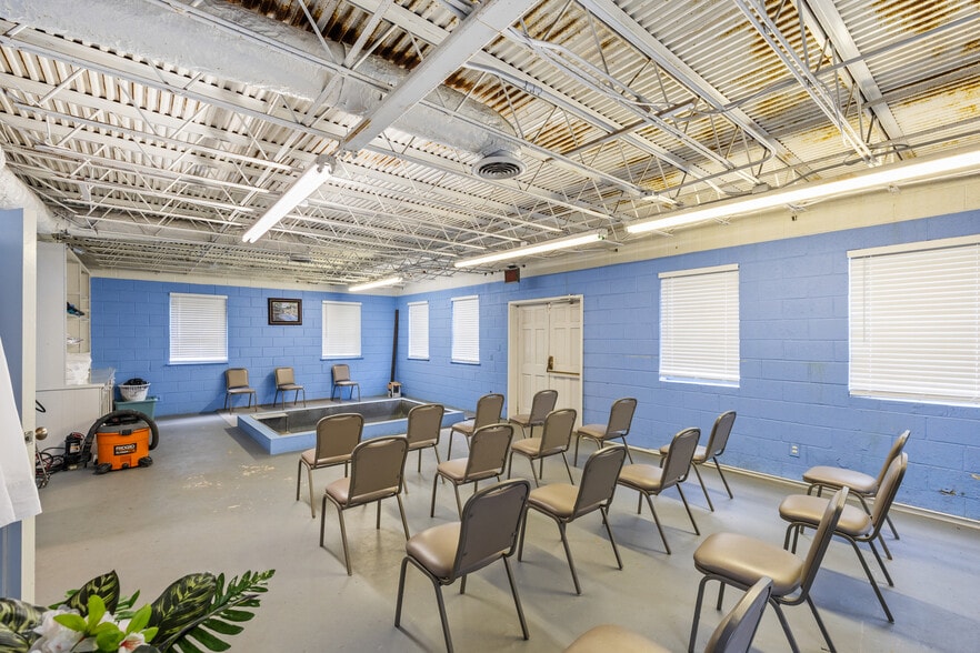 More Photos Of 4239 Flat Shoals Pky, Decatur Religious Facility For Sale