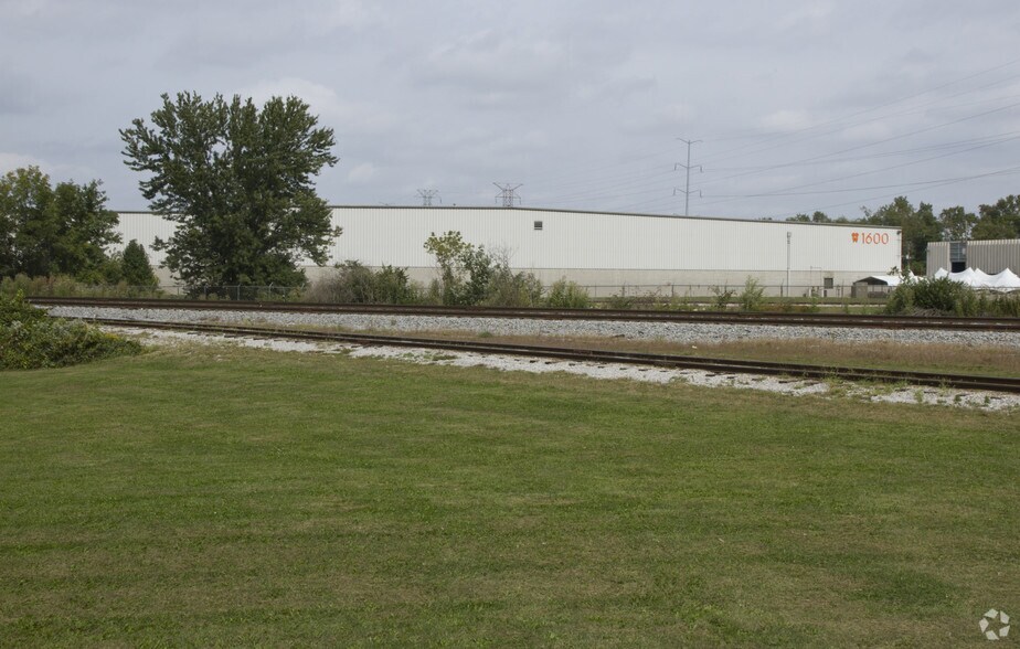 More Photos Of 1580 Williams Rd, Columbus Unknown For Lease